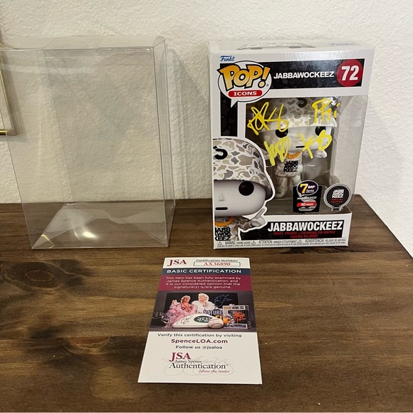 Funko! JABBAWOCKEEZ #72 7BAP LE40 Exclusive 3 STACKS WHITE CAMO Autographed JSA - Picture 1 of 8